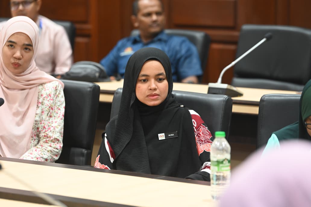 LAWATAN PENANDAARASAN EKOSISTEM KONDUSIF SEKTOR AWAM (EKSA) KOLEJ MATRIKULASI KELANTAN (KMKt) KE UNIVERSITI MALAYSIA KELANTAN (UMK)
